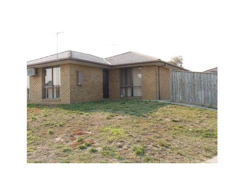 7  Godwin Crescent, Cranbourne North VIC 3977