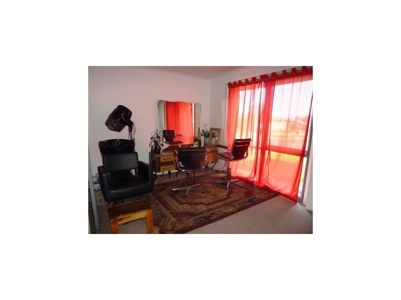 7  Godwin Crescent, Cranbourne North VIC 3977