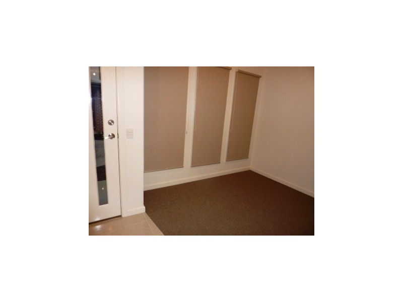 3/4 Young Road, Hallam VIC 3803