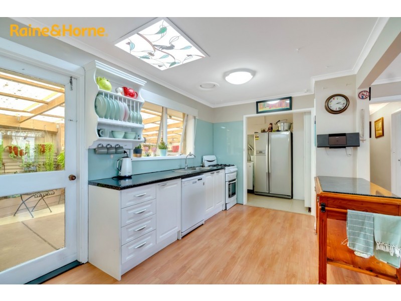 10 EVERTON CLOSE, Hallam VIC 3803