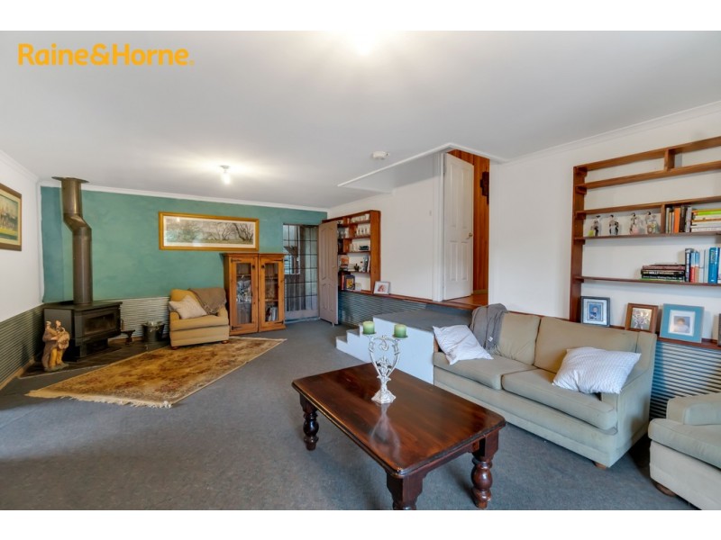10 EVERTON CLOSE, Hallam VIC 3803