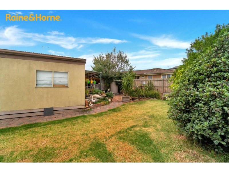 10 EVERTON CLOSE, Hallam VIC 3803