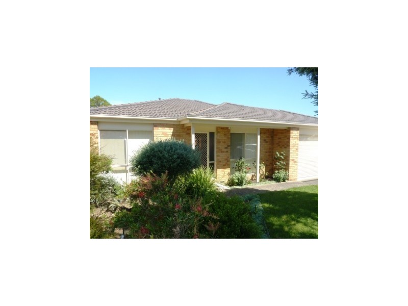 1/18 Olive rd, Eumemmerring VIC 3177