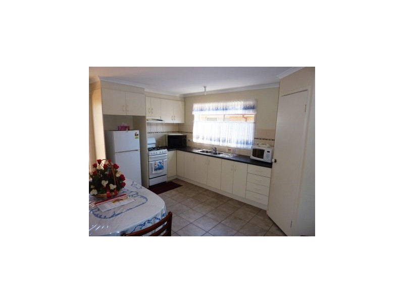 1/18 Olive rd, Eumemmerring VIC 3177