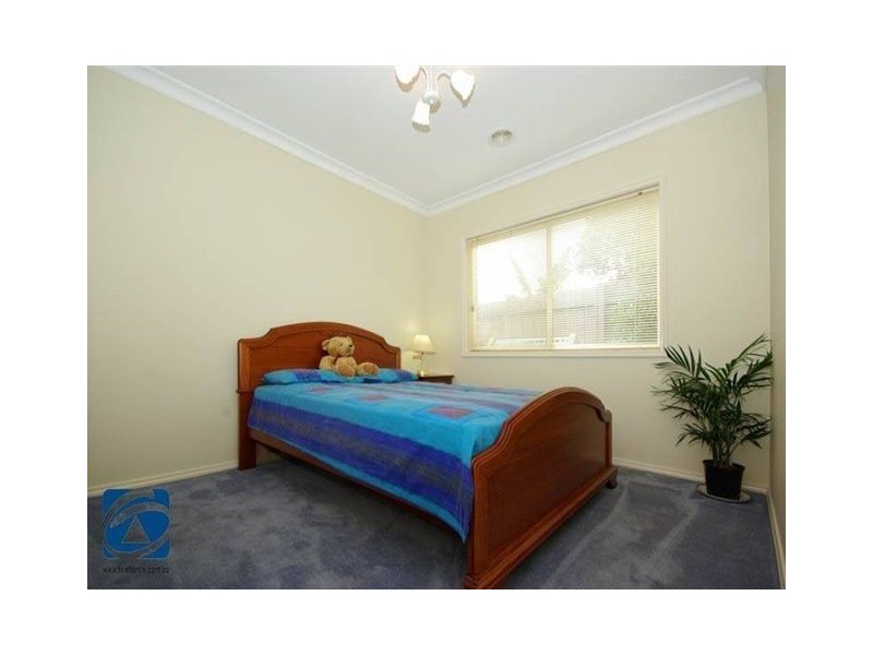 22 Hasluck Crescent, Lynbrook VIC 3975