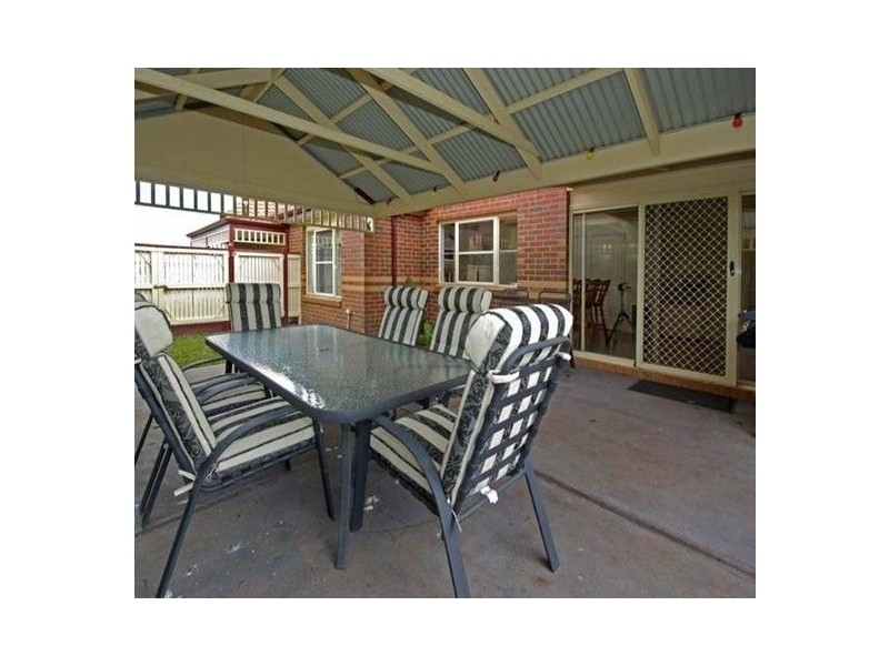 22 Hasluck Crescent, Lynbrook VIC 3975
