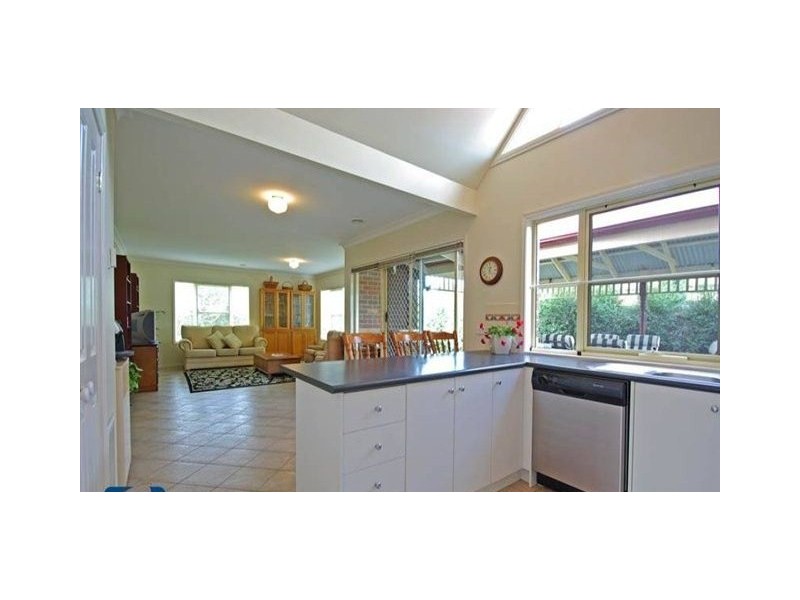 22 Hasluck Crescent, Lynbrook VIC 3975