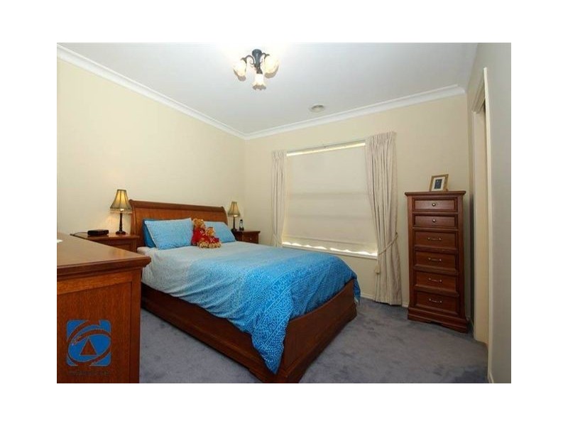 22 Hasluck Crescent, Lynbrook VIC 3975
