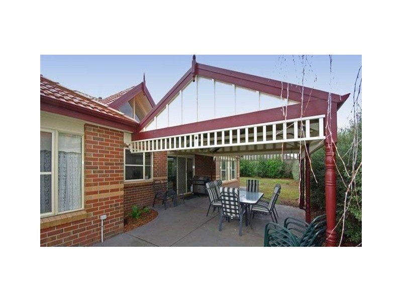 22 Hasluck Crescent, Lynbrook VIC 3975