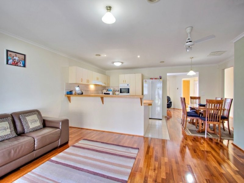 8 Pater Close, Narre Warren VIC 3805