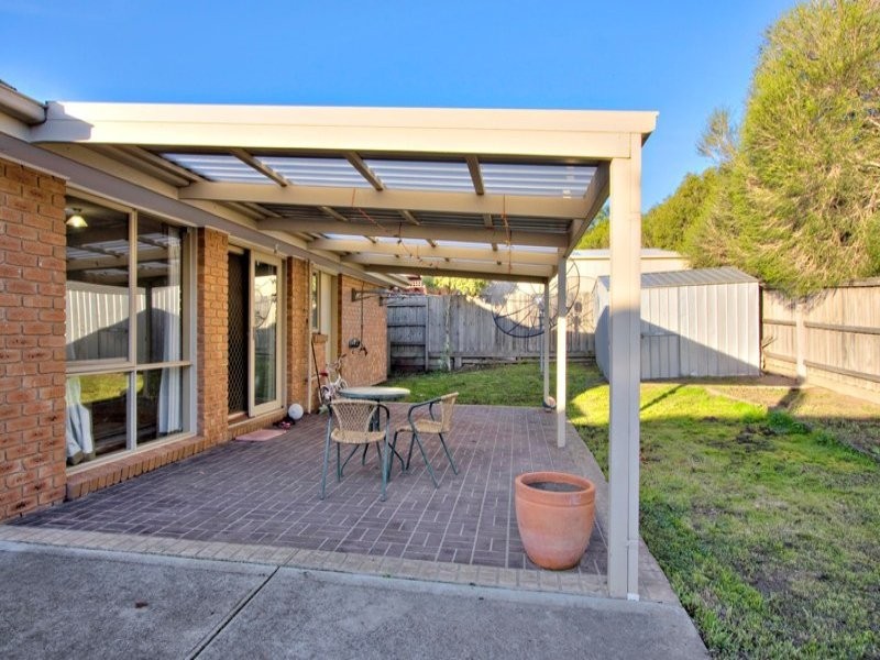 8 Pater Close, Narre Warren VIC 3805