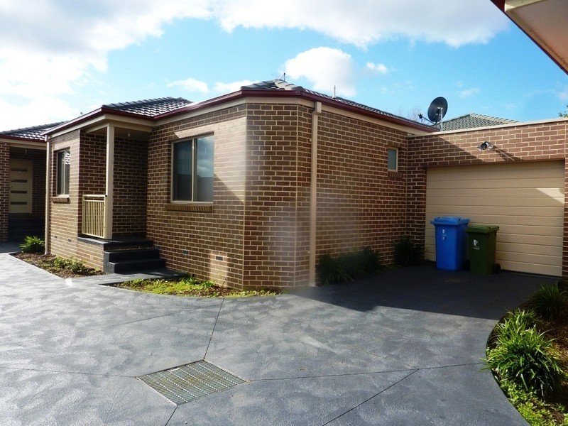 2/9 Allison Avenue, Eumemmerring VIC 3177