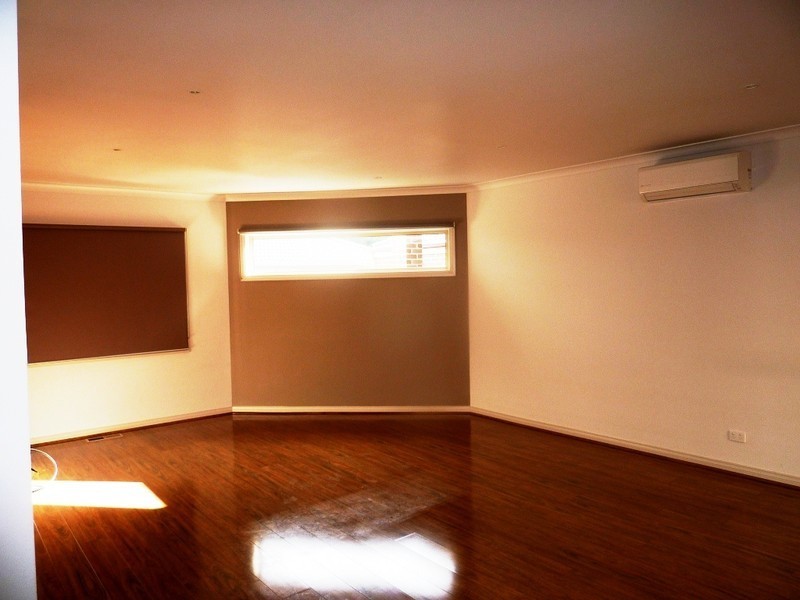 2/9 Allison Avenue, Eumemmerring VIC 3177