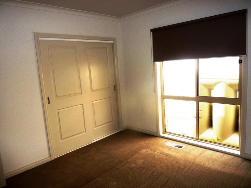 2/9 Allison Avenue, Eumemmerring VIC 3177