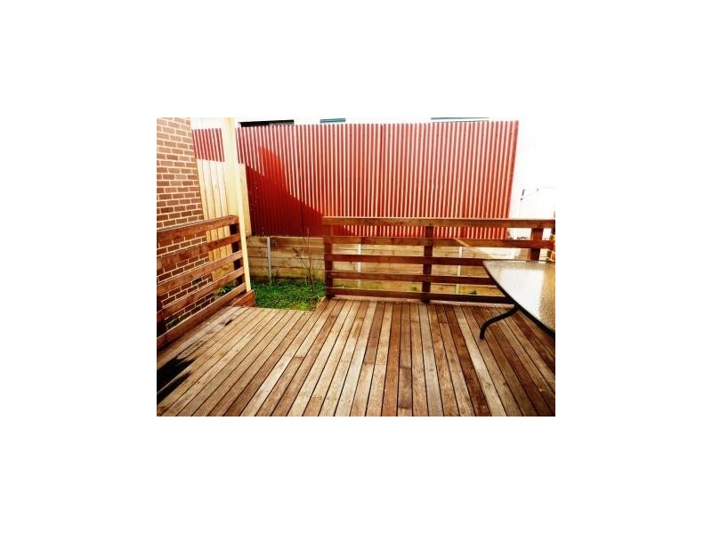 2/9 Allison Avenue, Eumemmerring VIC 3177