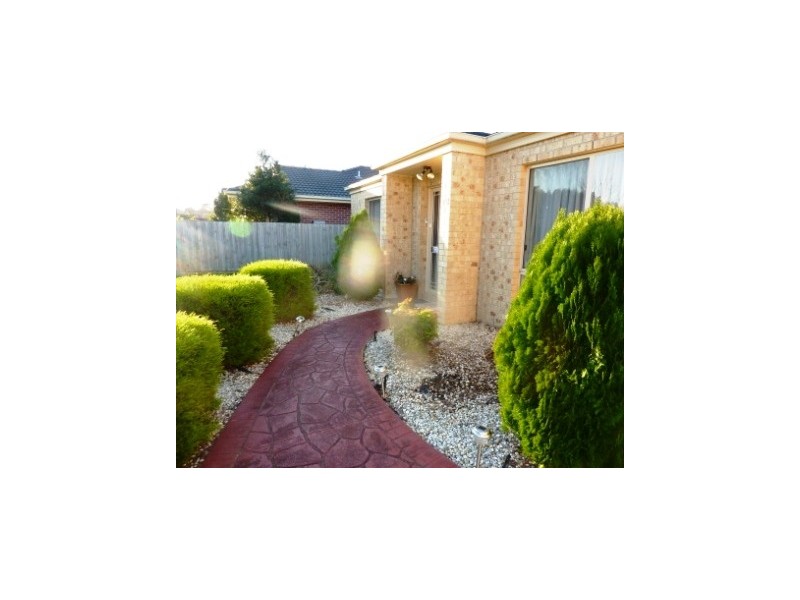 18 Ashmore Avenue, Narre Warren South VIC 3805