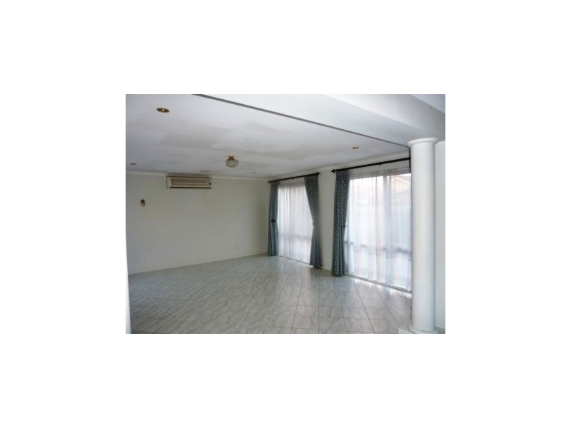 18 Ashmore Avenue, Narre Warren South VIC 3805