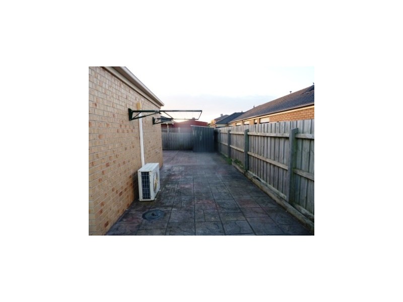 18 Ashmore Avenue, Narre Warren South VIC 3805