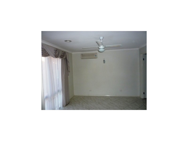 18 Ashmore Avenue, Narre Warren South VIC 3805