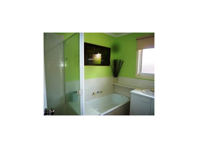 28 Warren close, Narre Warren VIC 3805