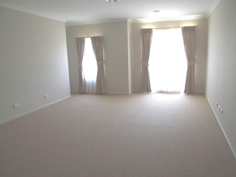49 Tuileries Rise, Narre Warren South VIC 3805
