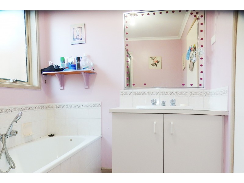 25 Ormond Rd, Hampton Park VIC 3976