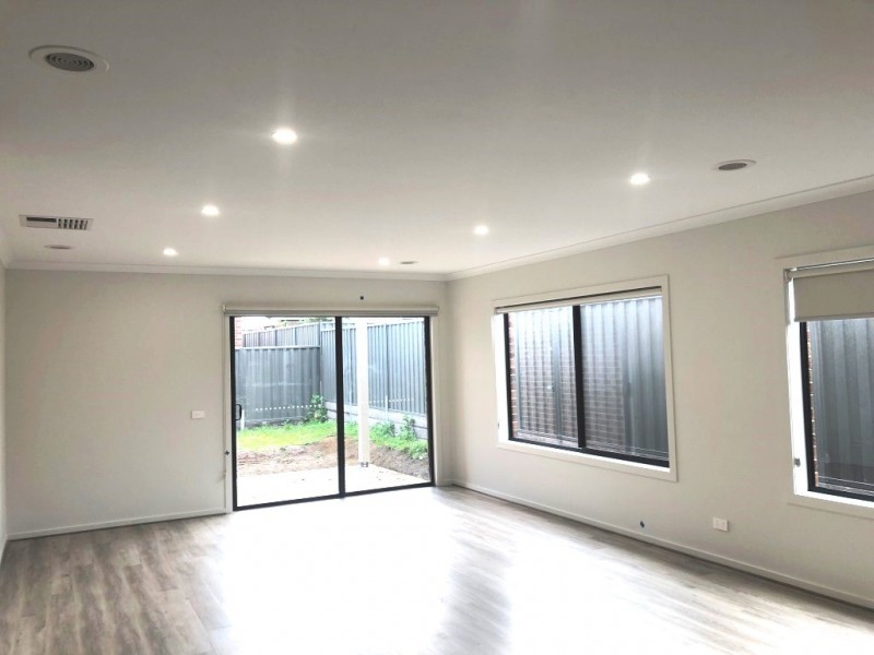 51 Rhynhurst Street, Clyde North VIC 3978