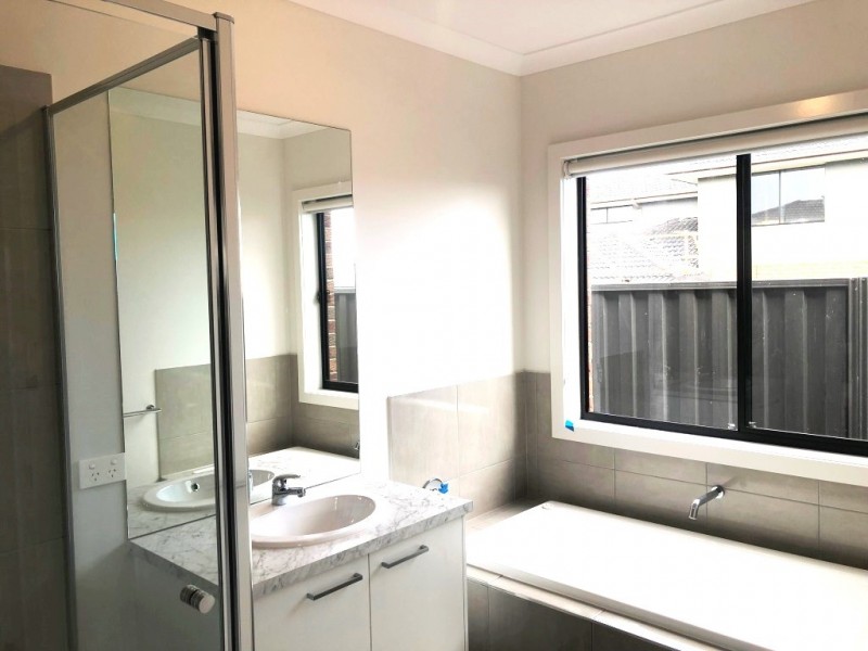 51 Rhynhurst Street, Clyde North VIC 3978