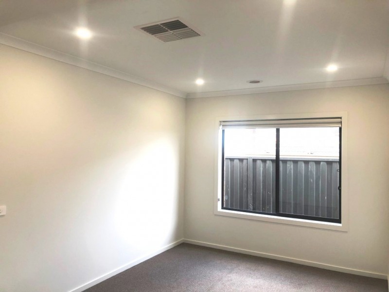 51 Rhynhurst Street, Clyde North VIC 3978