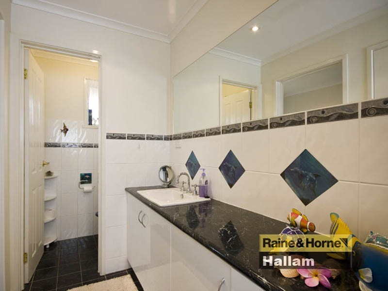 23 Weeden Crescent, Hallam VIC 3803