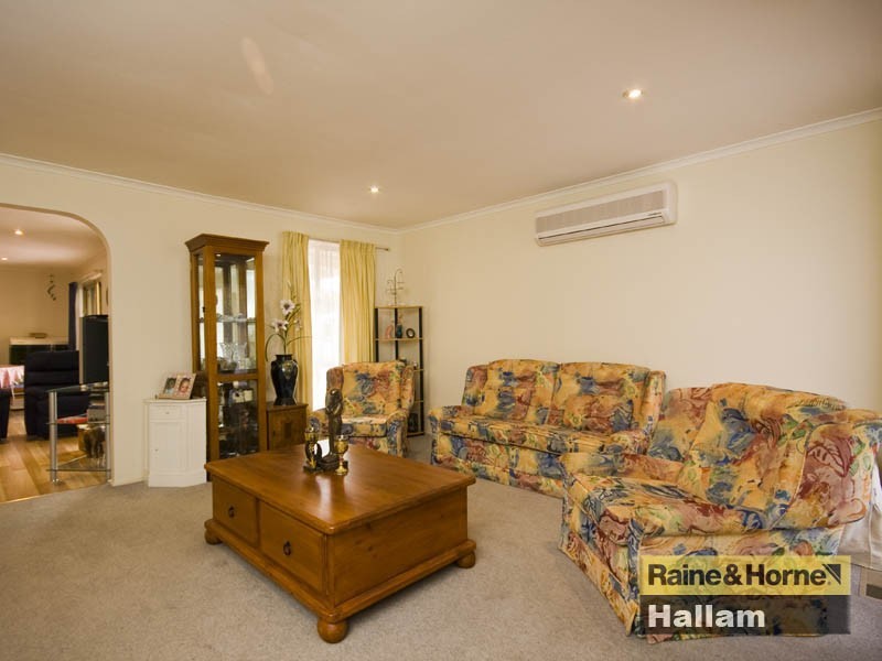 23 Weeden Crescent, Hallam VIC 3803