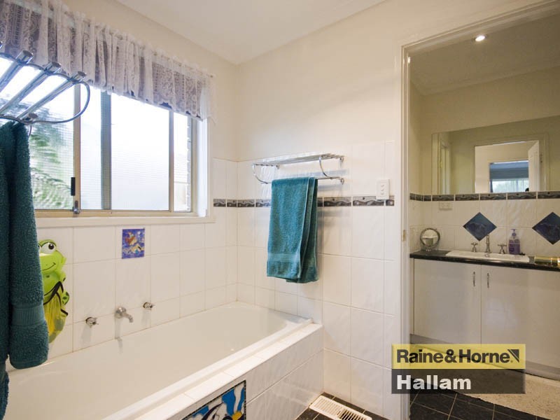 23 Weeden Crescent, Hallam VIC 3803