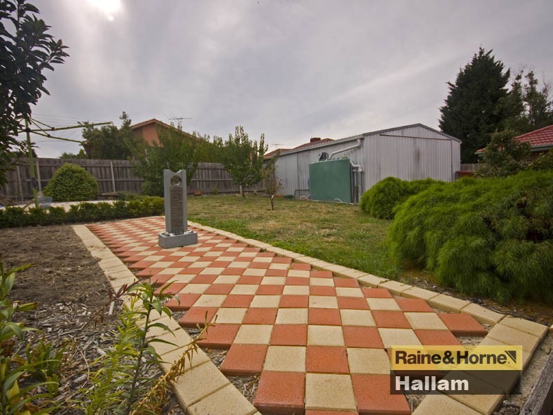 23 Weeden Crescent, Hallam VIC 3803