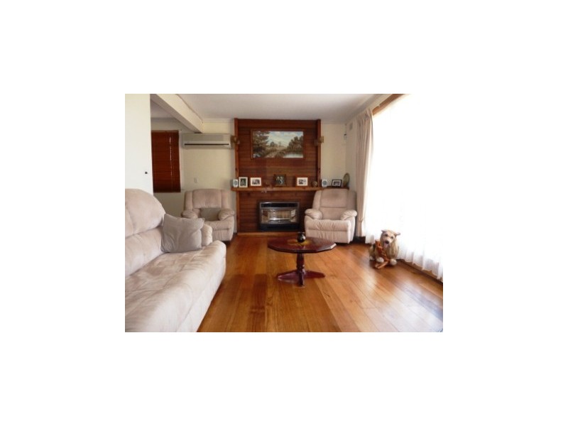 15 Princes Domain Drive, Hallam VIC 3803