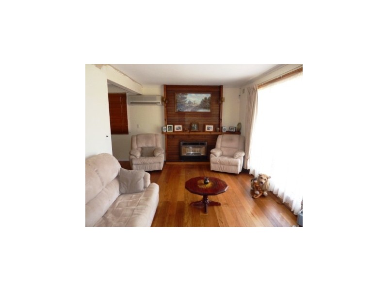 15 Princes Domain Drive, Hallam VIC 3803