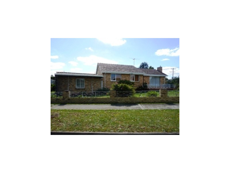 15 Princes Domain Drive, Hallam VIC 3803