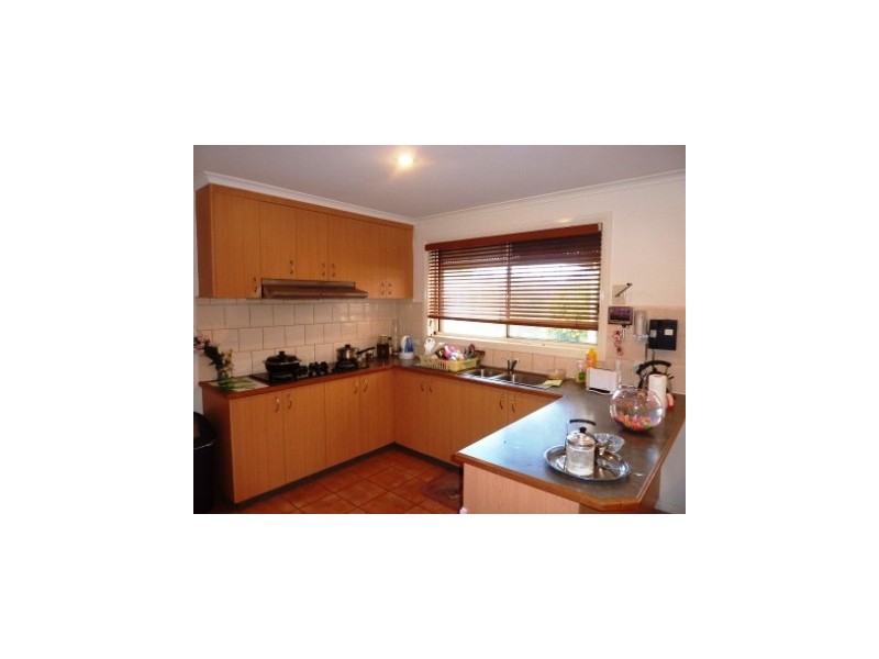 20 SAPPHIRE DRIVE, Hampton Park VIC 3976