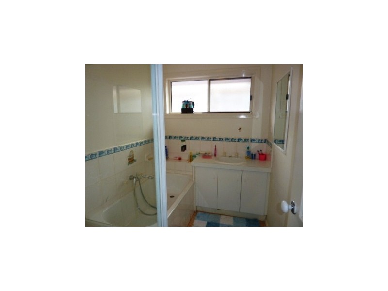 20 SAPPHIRE DRIVE, Hampton Park VIC 3976