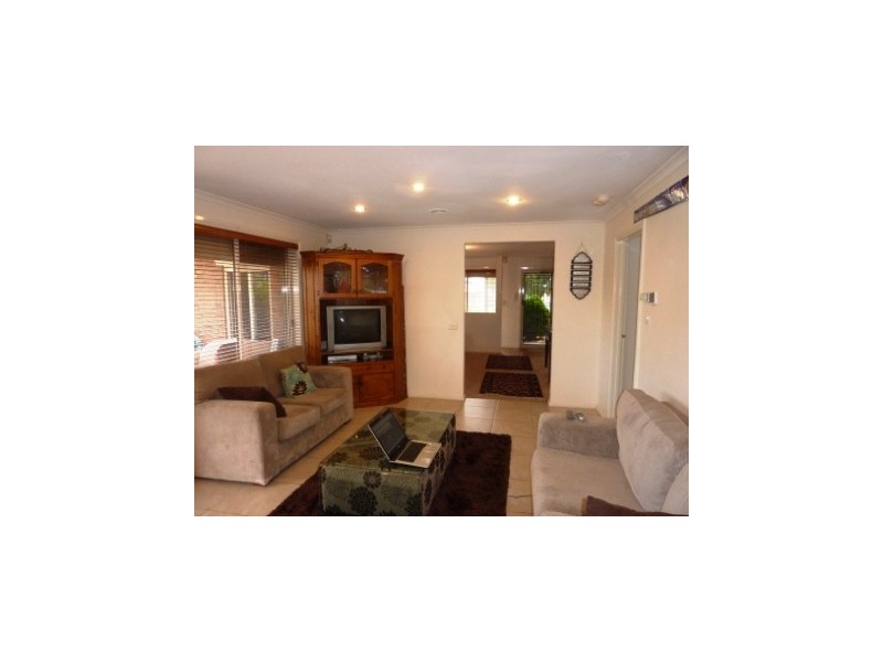 20 SAPPHIRE DRIVE, Hampton Park VIC 3976