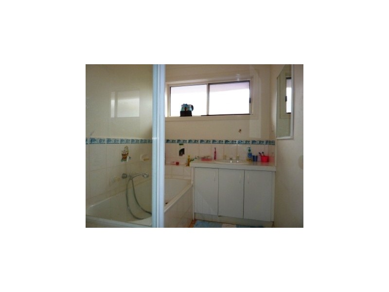 20 SAPPHIRE DRIVE, Hampton Park VIC 3976