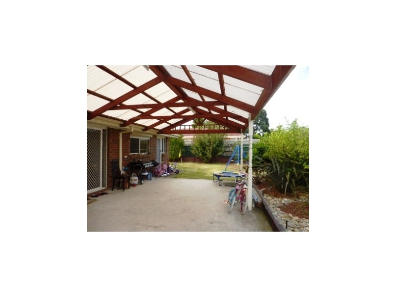 20 SAPPHIRE DRIVE, Hampton Park VIC 3976