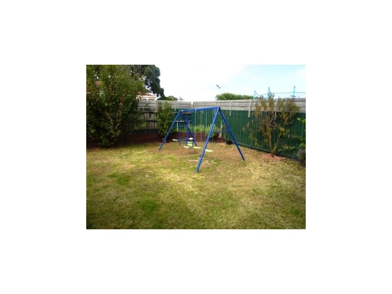 20 SAPPHIRE DRIVE, Hampton Park VIC 3976