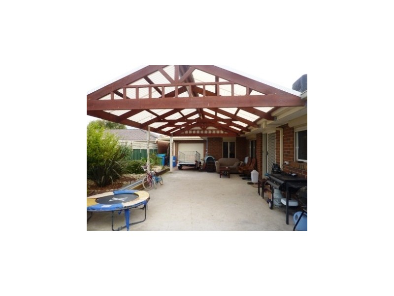 20 SAPPHIRE DRIVE, Hampton Park VIC 3976