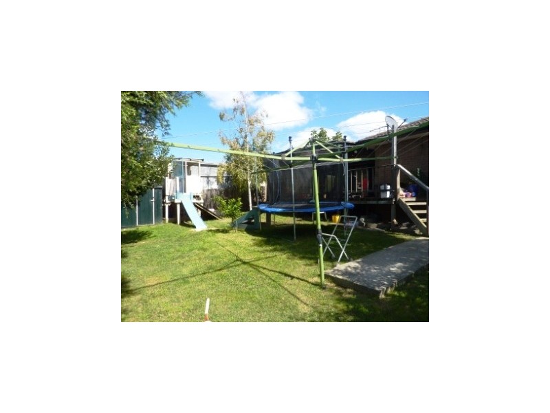 22 Weeden Crescent, Hallam VIC 3803