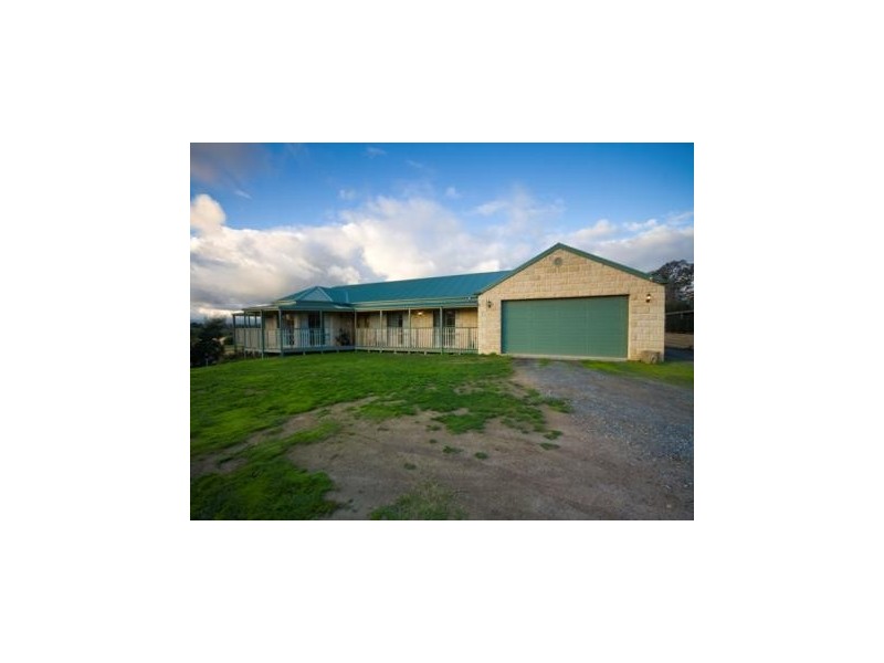 2 Halcyon Way, Narre Warren South VIC 3805