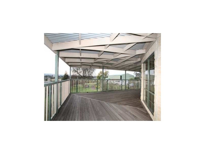 2 Halcyon Way, Narre Warren South VIC 3805