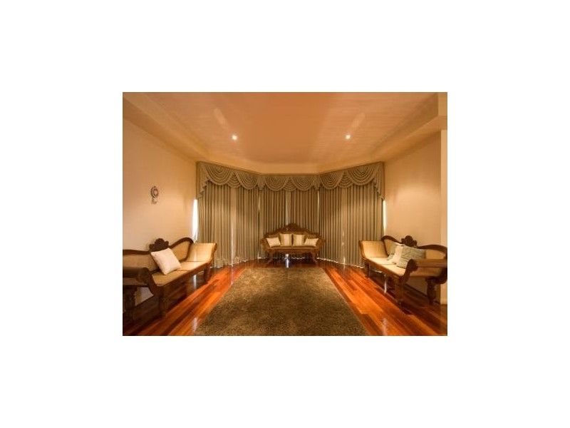 2 Halcyon Way, Narre Warren South VIC 3805