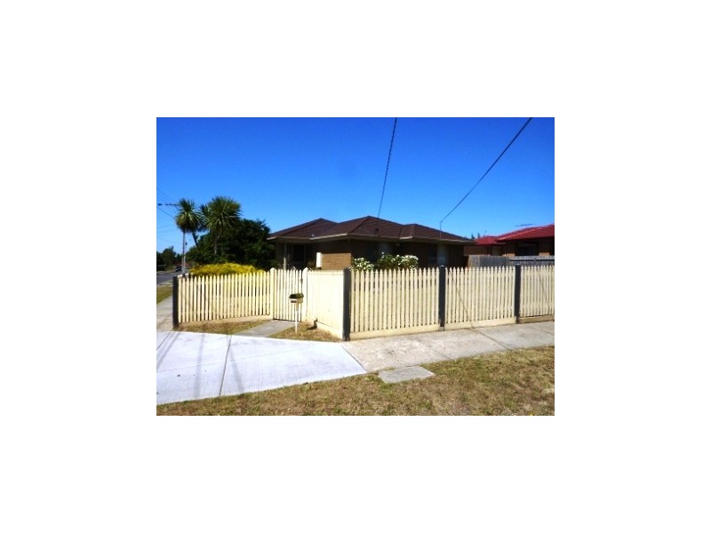 100 LOCH ROAD, Dandenong North VIC 3175