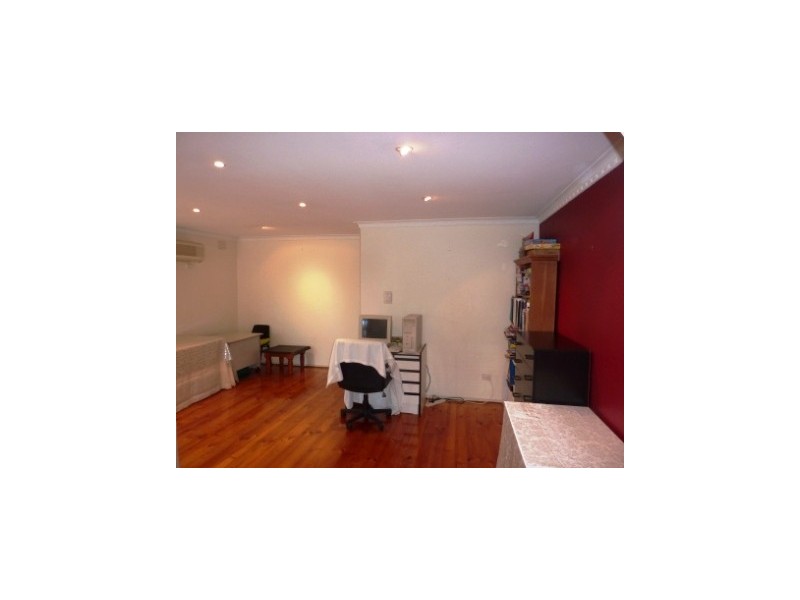 100 LOCH ROAD, Dandenong North VIC 3175
