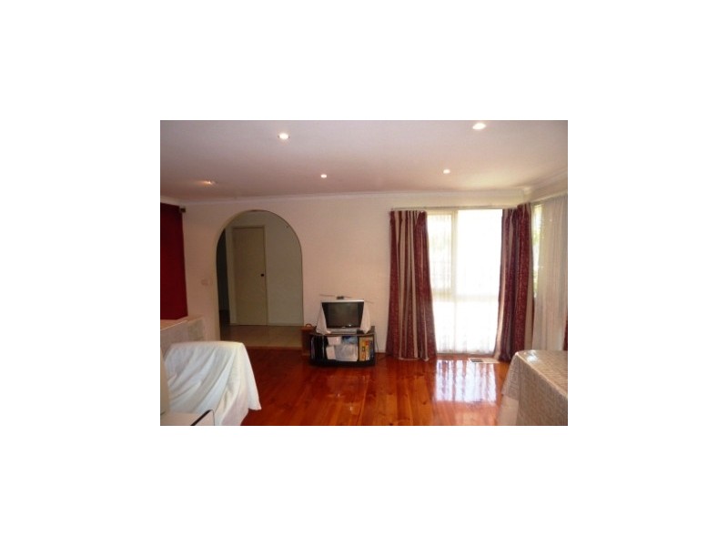 100 LOCH ROAD, Dandenong North VIC 3175